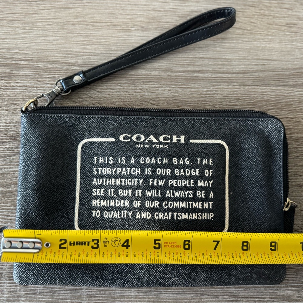 Coach Story Patch Black Leather Wristlet Carry All Travel Pouch Zipper - Picture 5 of 7